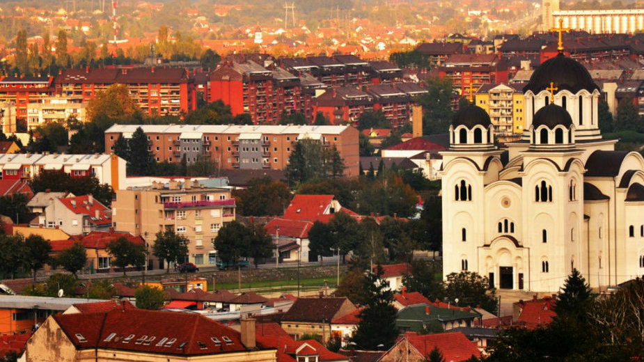 Mladi posle kafića drežde u parkovima 1