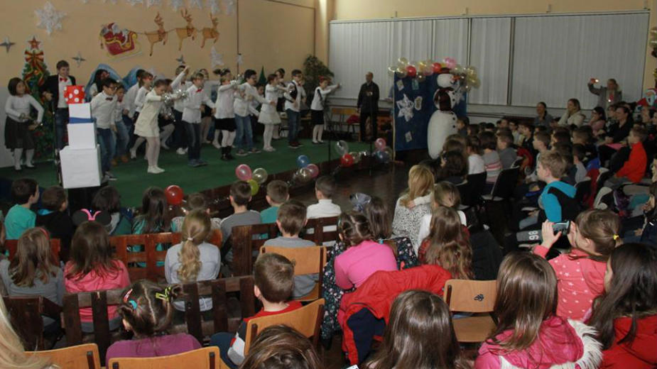 Novogodišnja predstava za predškolce 1 Novogodišnja predstava za predškolce 1
