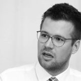 Strani plaćenik je svako ko tera vlast da radi po zakonu 4