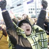 Sve više pristalica "Revolucije sveća" 7