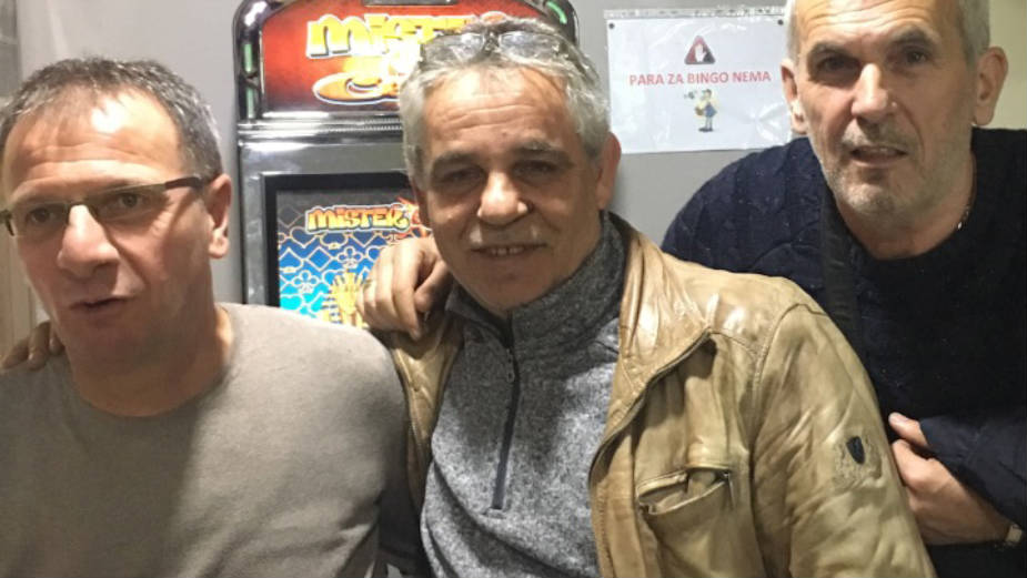 Volim te, majko, ali ne kao Velež 1