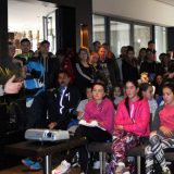 Novak Đoković sa mladim teniserima 12