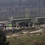 Deca napuštaju Alepo bez roditelja 6