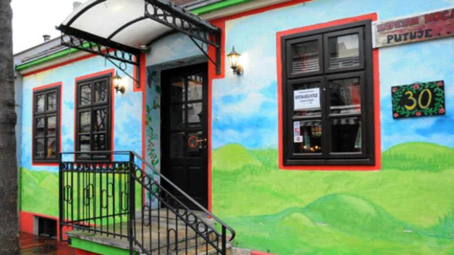 Konobaru otkaz jer se žalio zbog "Lili Marlen" 1