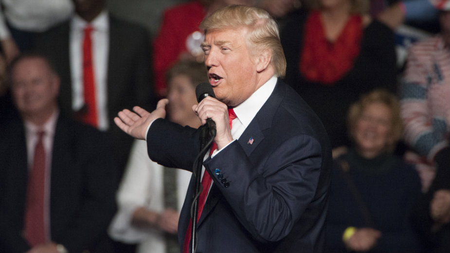 Tramp među "retardima" 1