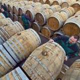 Pad funte podstakao izvoz 10