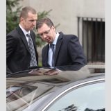 Vučić uhvaćen kako juri 180 na sat 8