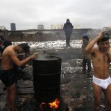 Migrante sele u vojne barake u Obrenovcu 10