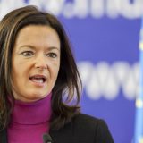 Fajon zabrinuta zbog vizne liberalizacije za Kosovo 8