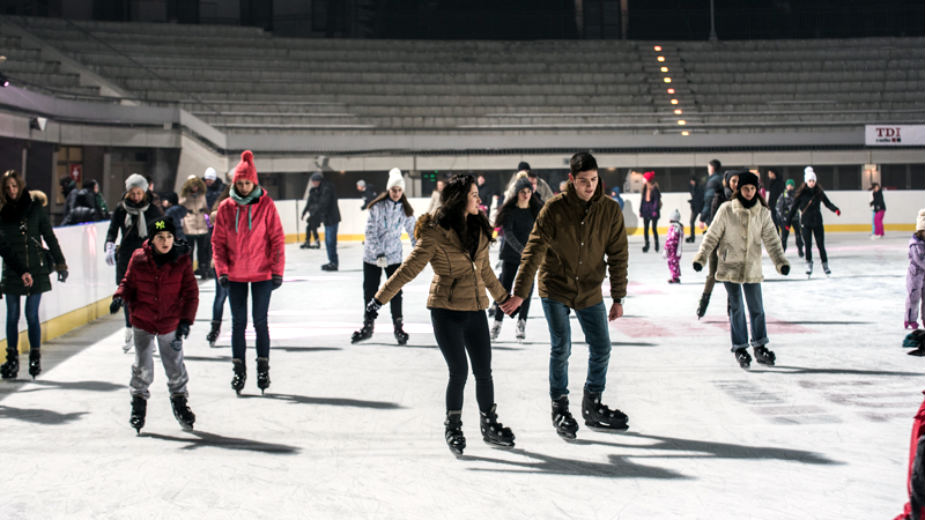 Besplatno klizanje za školarce na Tašu 1 Besplatno klizanje za školarce na Tašu 1