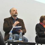 "Niko ne može da radi dok neko prisvaja državu" 6