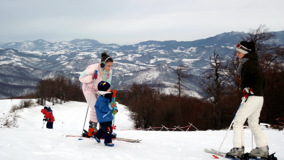 Bor: Počinje sezona na skijalištu Crni Vrh 15