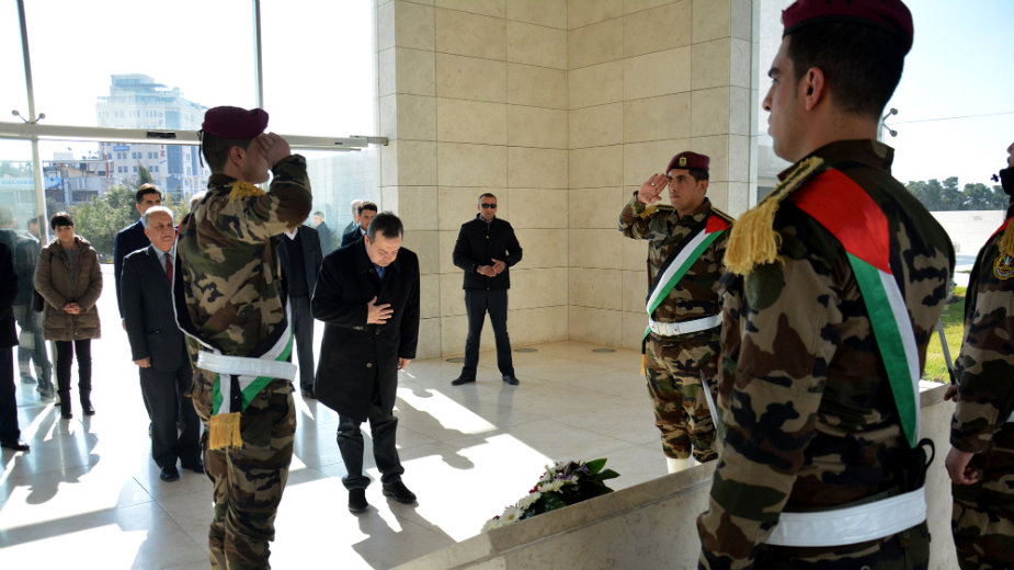 Dačić položio venac na grob Jasera Arafata 1