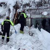 Osmoro preživelih u ruševiinama hotela u Italiji 15