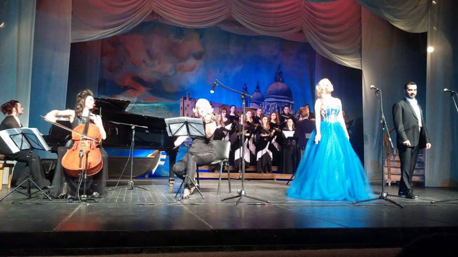 Ovacije publike za Gabrijeline arije 1