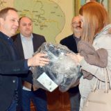 Grad podelio 50 bebi sedišta 4