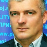 Ostavka Rvovića nije dovoljna 15