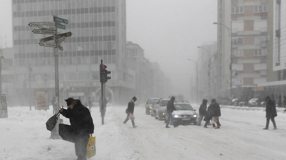 Slaba prohodnost auto-puta Beograd-Novi Sad zbog snega 1