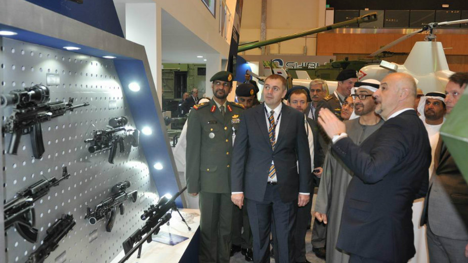 Bin Zajed posetio srpski štand na sajmu naoružanja 1