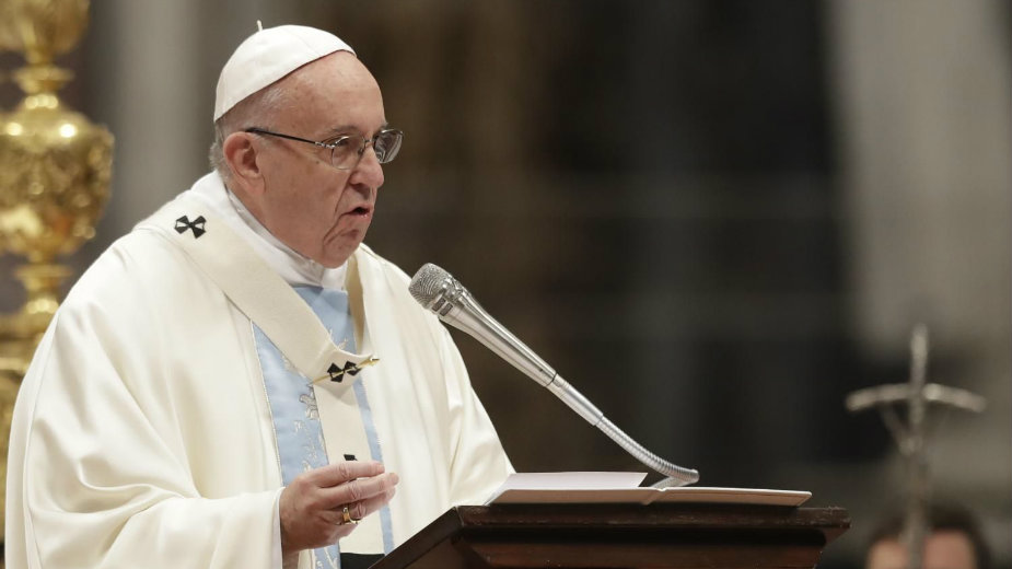 Papa tokom mise pozvao političare da ostave po strani političke razlike 1