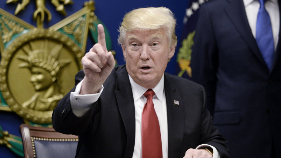 Tramp zatražio da se razmotri istraga o uvozu automobila 1