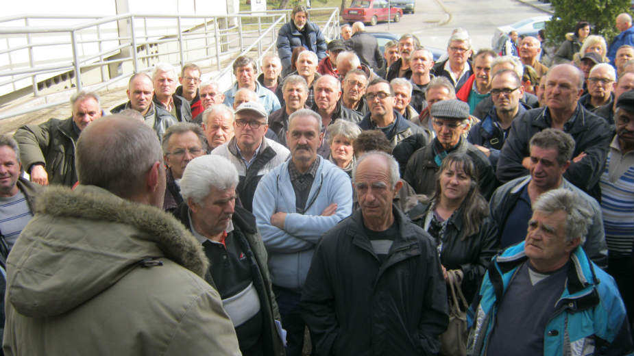 Protest bivših radnika Želvoza 1