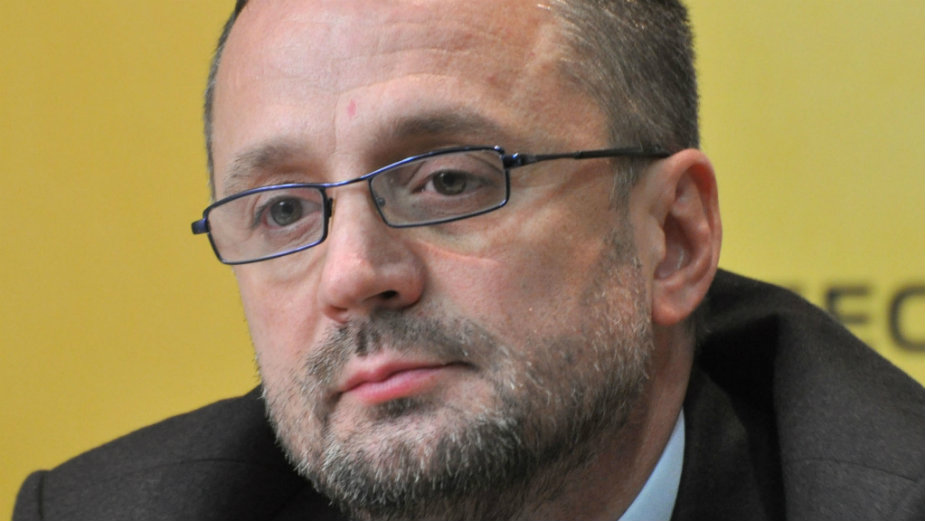 Moć politike i nemoć države 1