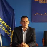 Dosta je naprednog populizma 13