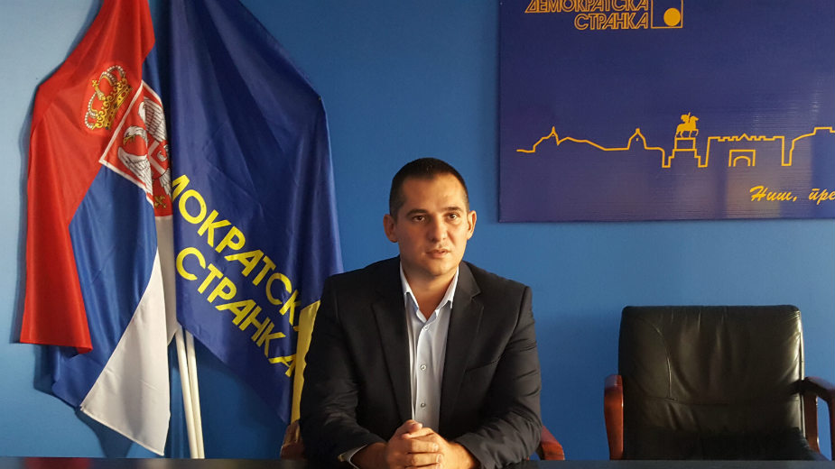 Dosta je naprednog populizma 1