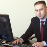 Po čemu se razlikuju Jeremić i Šutanovac 10