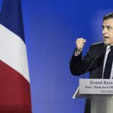 Fijon sve dalje od duela sa Le Penovom 3