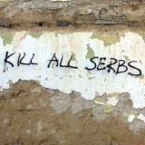 Preteći grafiti na nekoliko objekata u Gnjilanu 15