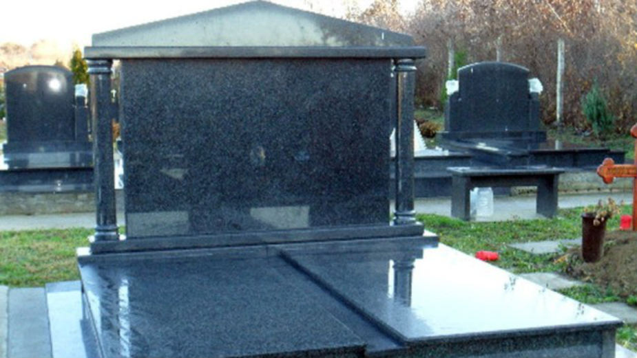 Utrostručen broj sahrana u januaru 1