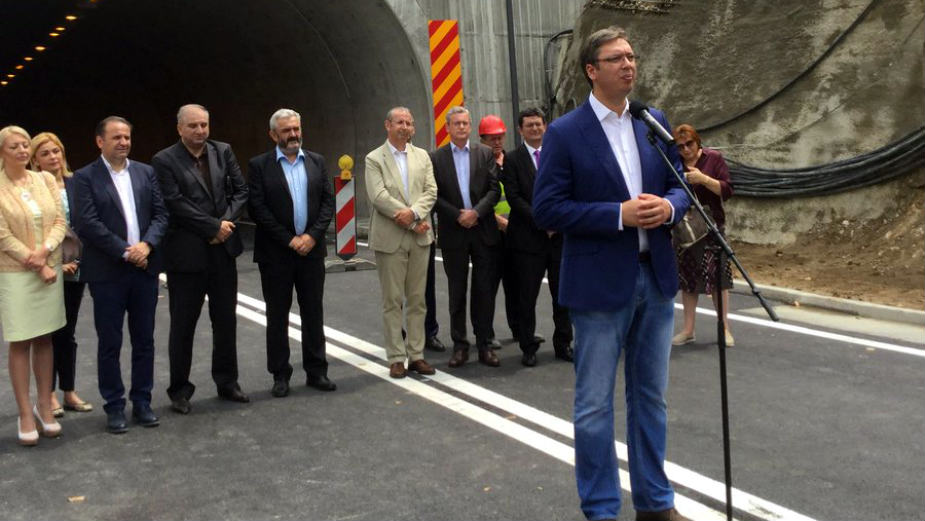 Kako premijer može biti u predsedničkoj kampanji? 1