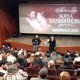 Poklanjaju knjige bioskopskim posetiocima 6