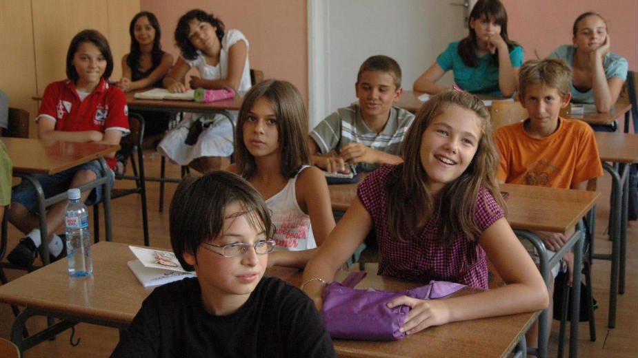 Stipendije za đake 5.400 dinara 1