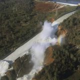 U Kaliforniji evakuisano oko 200.000 ljudi 2