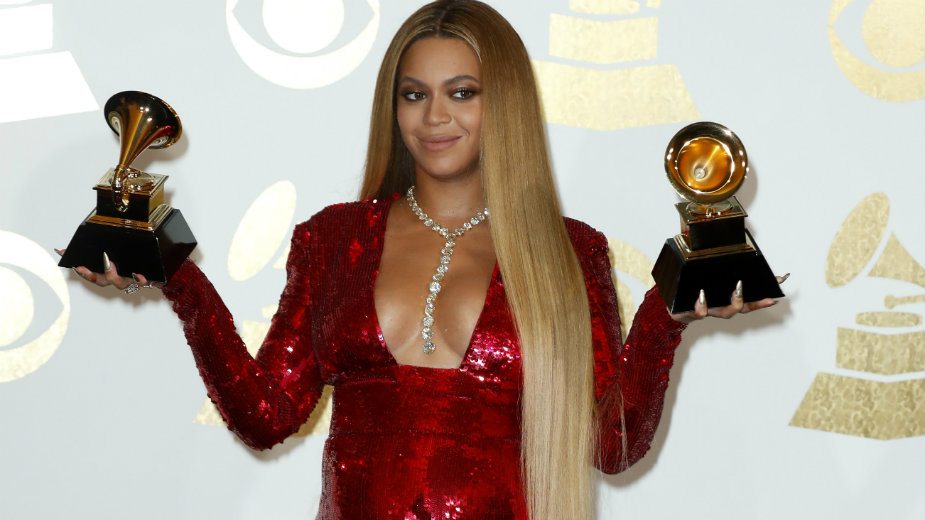 Adel osvojila pet Gremi nagrada 2