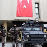 Policijac se zabarikadirao u bolnici 15