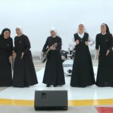 Kaluđerice formirale rok bend 2