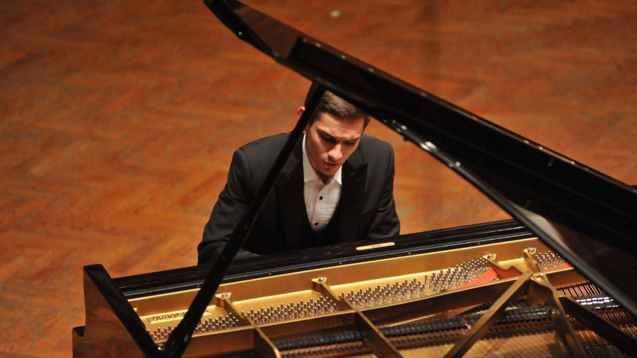 Raskošna emotivna polifonija 1