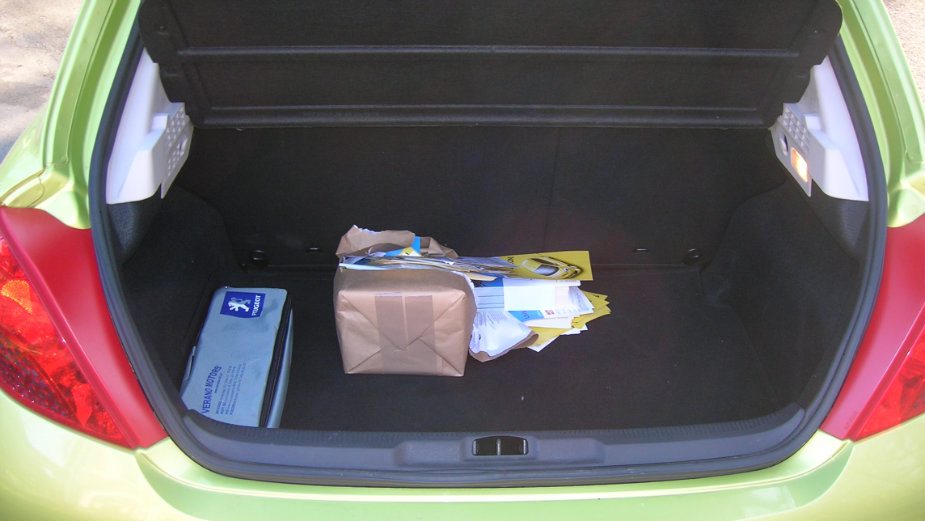 Testirali smo: Peugeot 207 1.4 90 Trendy 4 Testirali smo: Peugeot 207 1.4 90 Trendy 4