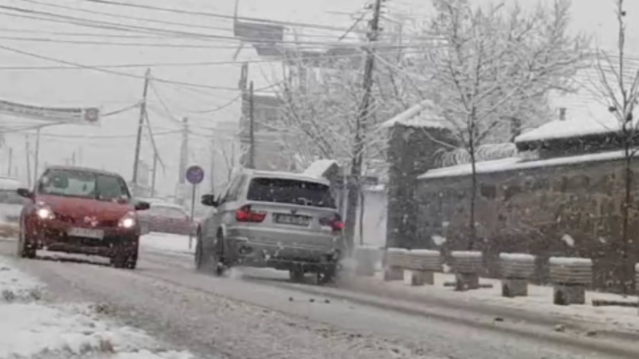 Saobraćaj otežan zbog snega, gužve na granici sa Mađarskom i Hrvatskom 1