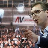 Vučić ima pad od tri odsto 5