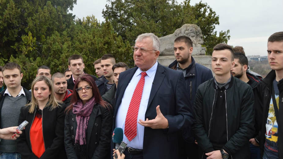 Šešelj: Život u Srbiji postao nepodnošljiv 1