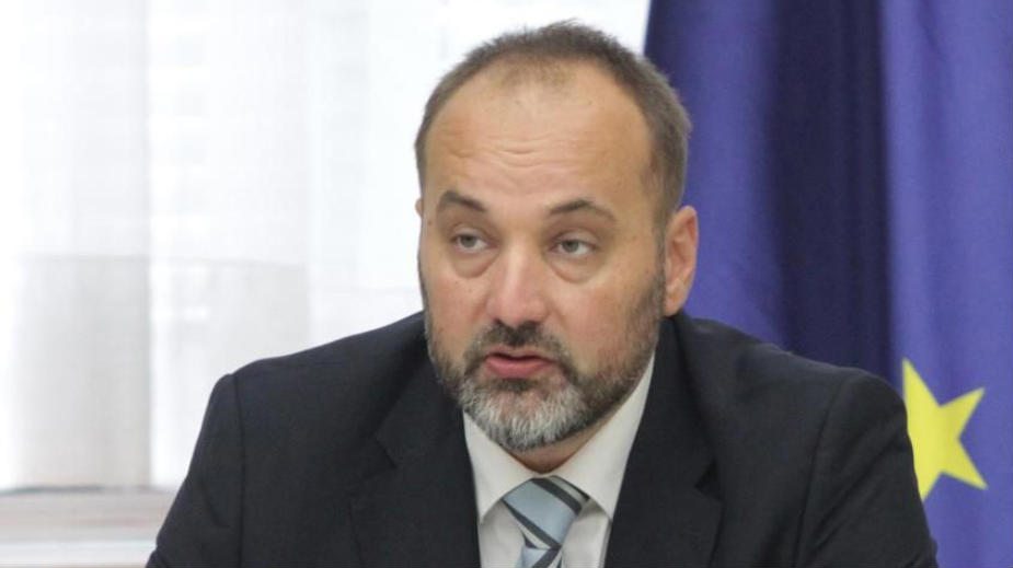 Predstavljamo predsedničke kandidate 4 Predstavljamo predsedničke kandidate 4