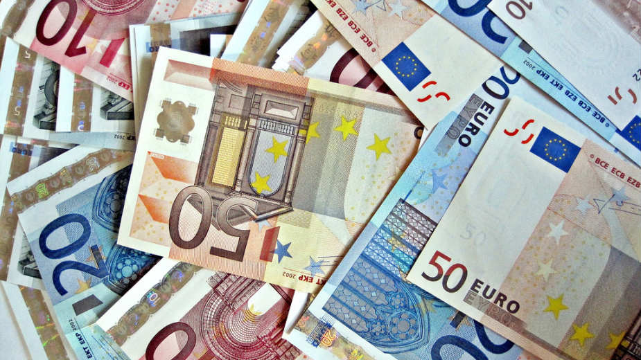 Kamate na kredite u evrima dostigle najniži nivo - samo 4,4 odsto 1