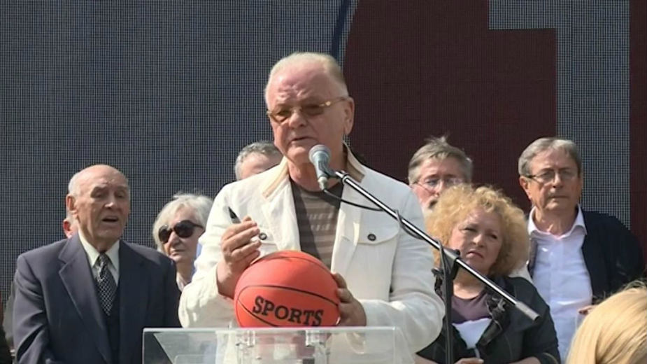 Građani nadziru sumnjive aktivnosti 1 Građani nadziru sumnjive aktivnosti 1