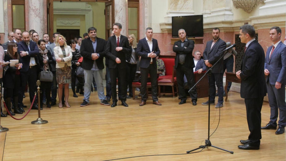 Opozicija pozvala Vučića da odblokira Skupštinu 1
