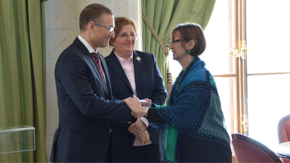 Vraćena ukradena violina 1